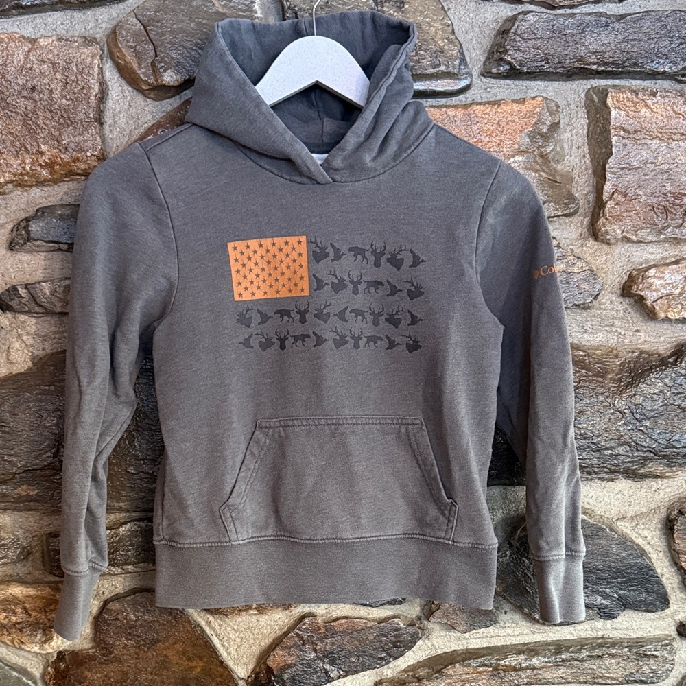 Columbia Gray Hoodie with wildlife Graphic